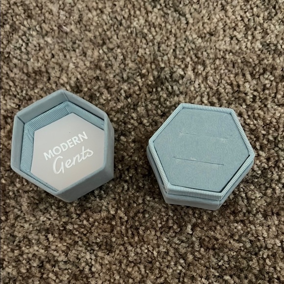 💗2/$10💗 Modern Gents Ring Box- Light Blue - Picture 1 of 2